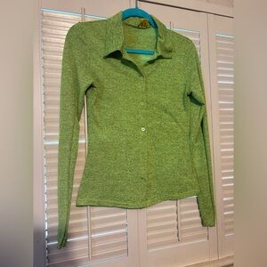 Daisy Green Button-Down Shirt! Size small